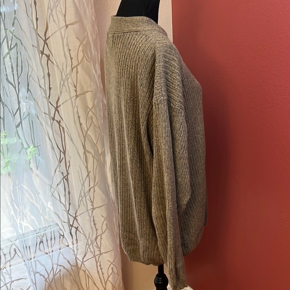 Eddie Bauer Classic Henely Sweater Size L - Picture 3 of 6